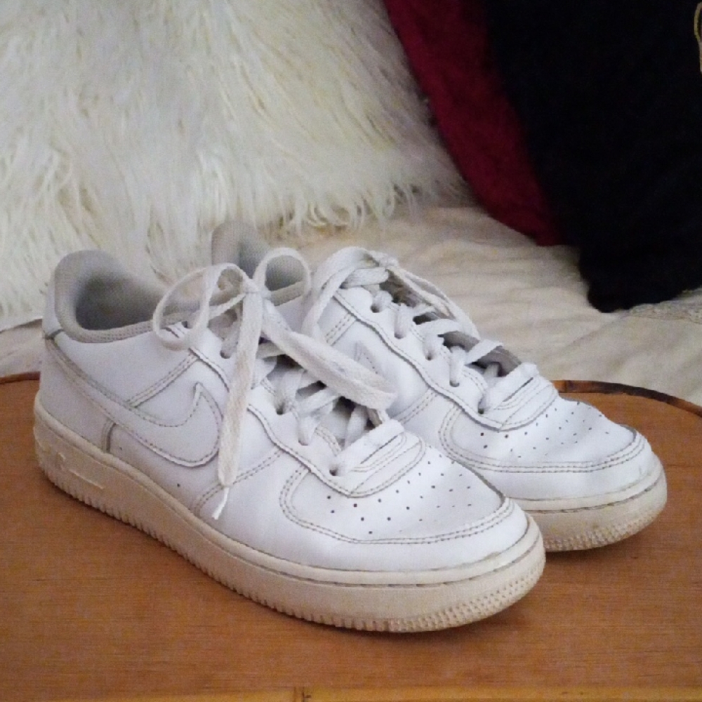 Nike Air Force Ones Size 5.5 Youth